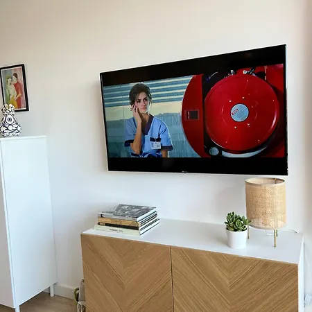 Lägenhet Stylish And Comfortable One Bedroom With Sea View