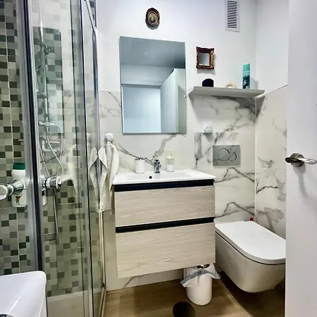 Lägenhet Stylish And Comfortable One Bedroom With Sea View