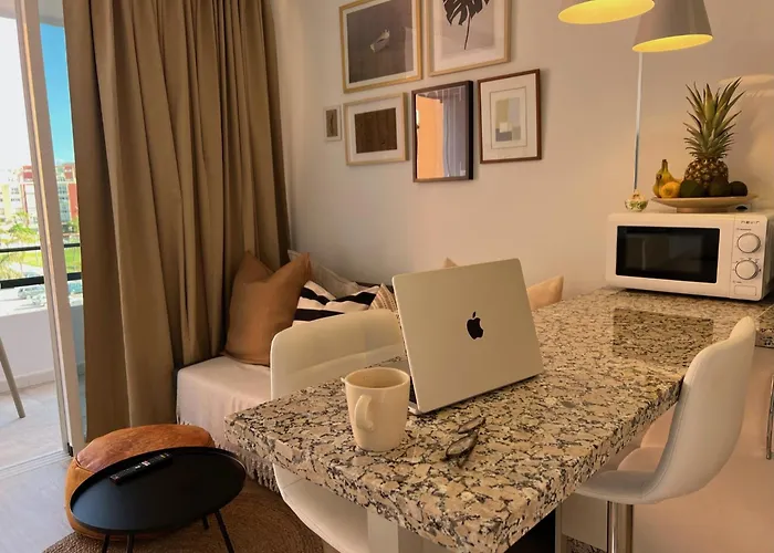 Stylish And Comfortable One Bedroom With Sea View Torremolinos