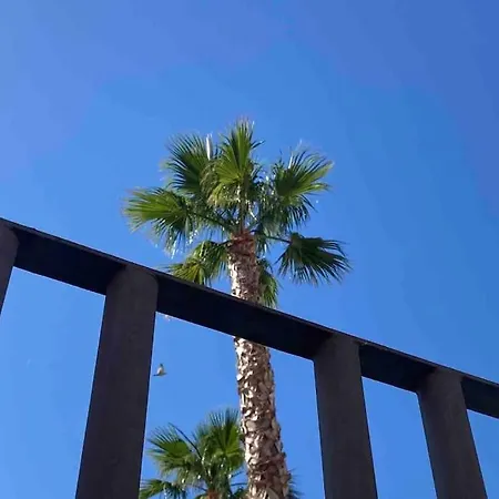 Διαμέρισμα Stylish And Comfortable One Bedroom With Sea View