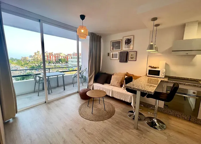 Stylish And Comfortable One Bedroom With Sea View *